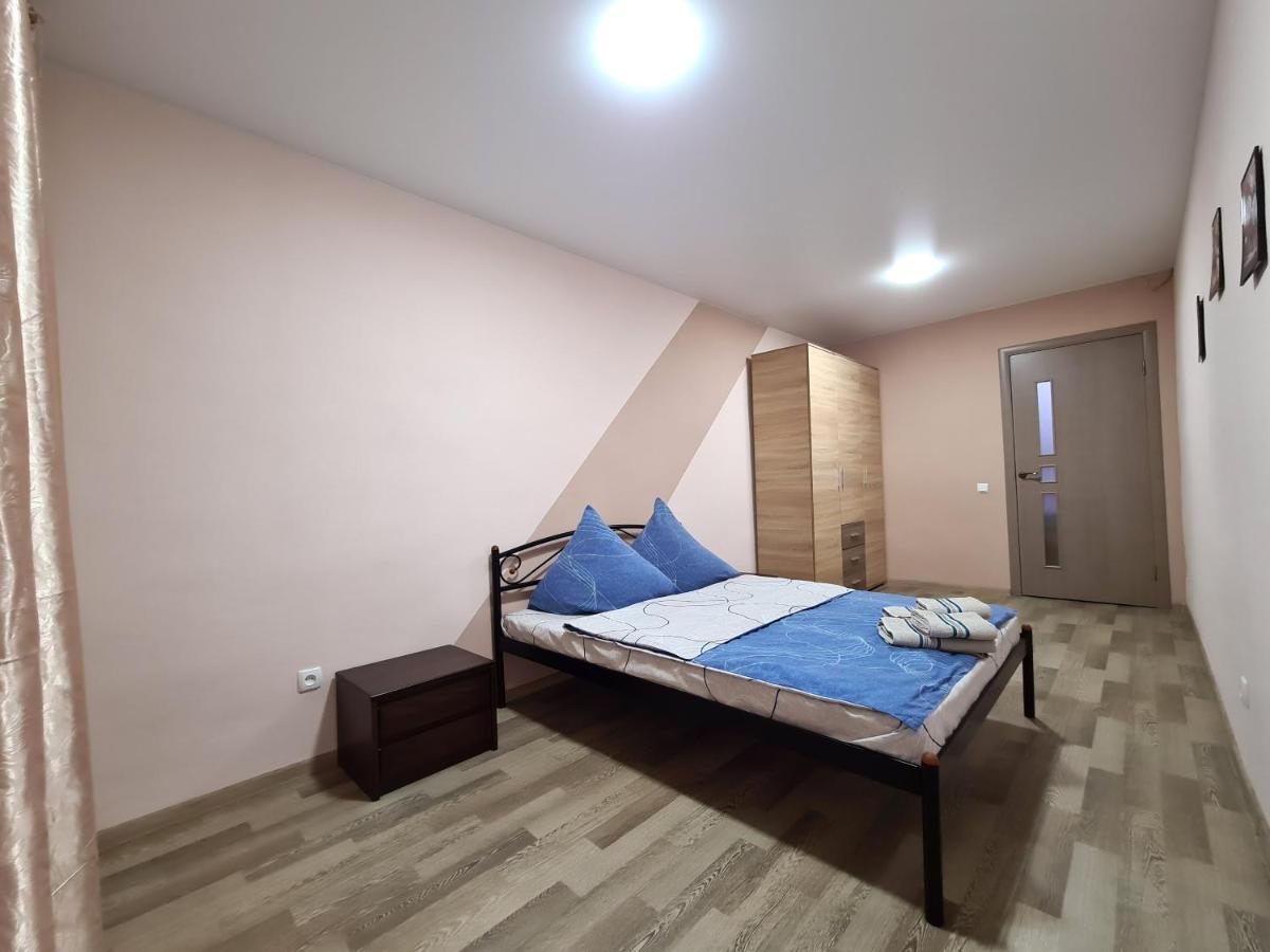 3-Room Apartment Near Inturist On Sobornyi Avenue 156, By Grandhome Zaporizhia Buitenkant foto