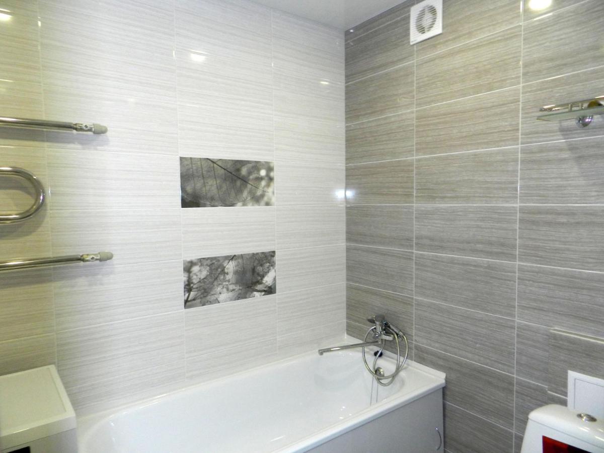 3-Room Apartment Near Inturist On Sobornyi Avenue 156, By Grandhome Zaporizhia Buitenkant foto