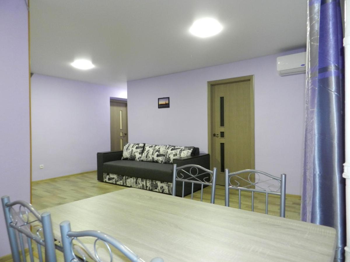 3-Room Apartment Near Inturist On Sobornyi Avenue 156, By Grandhome Zaporizhia Buitenkant foto
