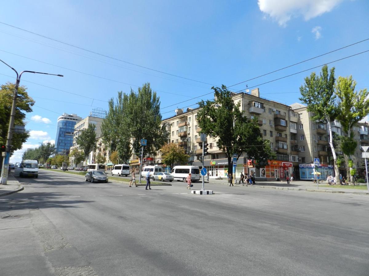 3-Room Apartment Near Inturist On Sobornyi Avenue 156, By Grandhome Zaporizhia Buitenkant foto